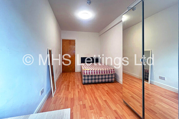 5 Bedroom Flat To Rent In A Cardigan Road, Leeds, LS6