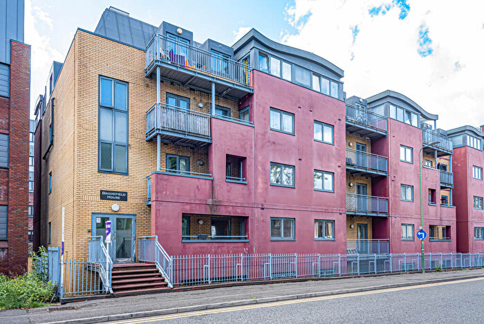 2 Bedroom Apartment To Rent In Selden Hill, HP2