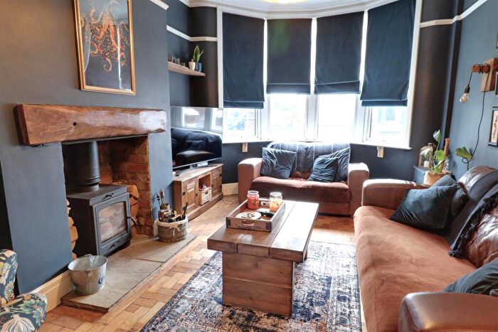3 Bedroom Terraced House For Sale In Gainsborough Road, Crewe, CW2