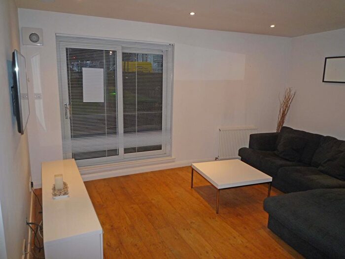 2 Bedroom Flat To Rent In Rubislaw Square, AB15