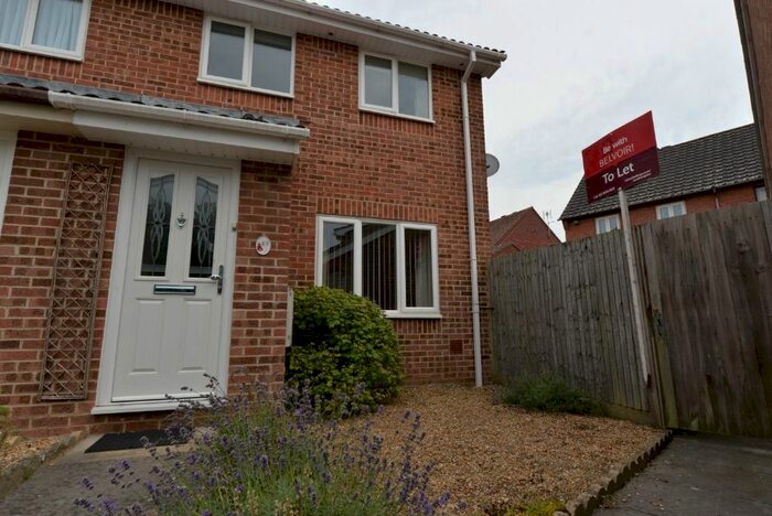 3 Bedroom Semi-Detached House To Rent In Cowley Close, Southampton, SO16