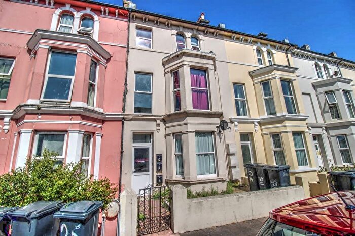 2 Bedroom Flat To Rent In Bourne Street, Eastbourne, BN21
