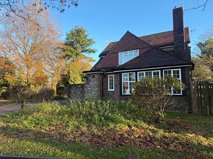 2 Bedroom Character Property To Rent In Limpsfield Road, Sanderstead, CR2