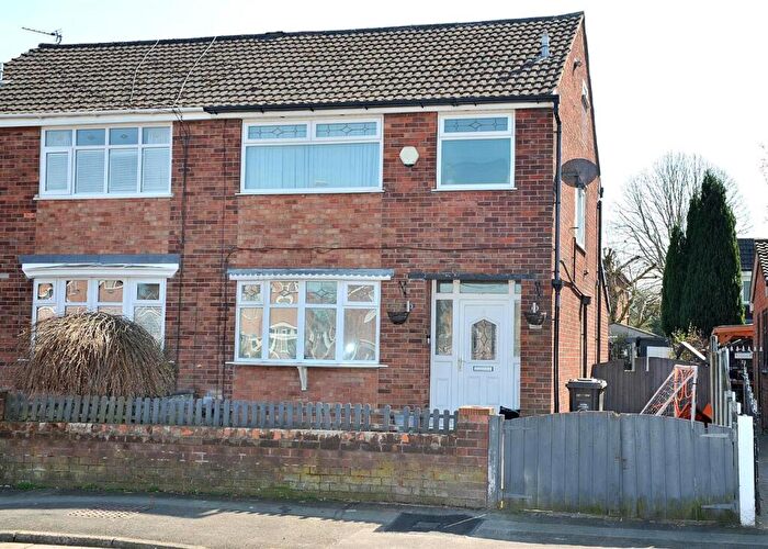 4 Bedroom Semi-Detached House For Sale In Broadway, Irlam, M44