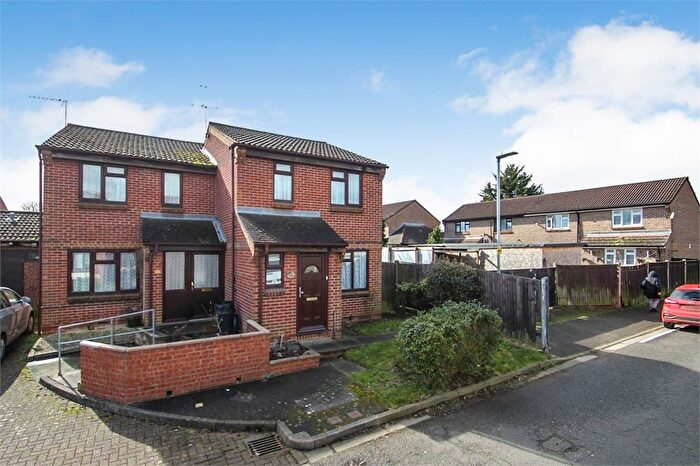 3 Bedroom Semi-Detached House For Sale In Lovibonds Avenue, Yiewsley, West Drayton, UB7