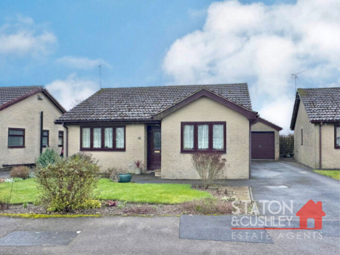 3 Bedroom Detached Bungalow For Sale In Maple Grove, Glapwell, S44