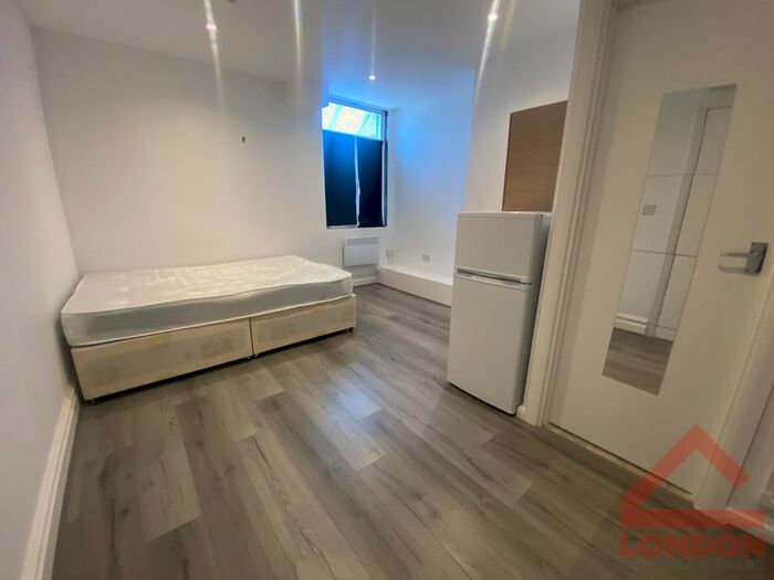 Studio To Rent In Cherry Orchard Road, Croydon, CR0