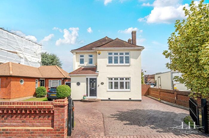 4 Bedroom Detached House For Sale In Lynkay, Lambs Lane North, Rainham, RM13