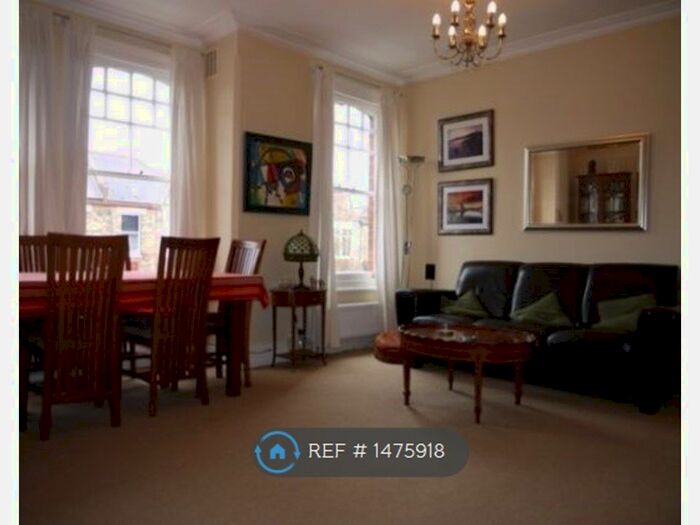2 Bedroom Flat To Rent In Market Place, London, N2