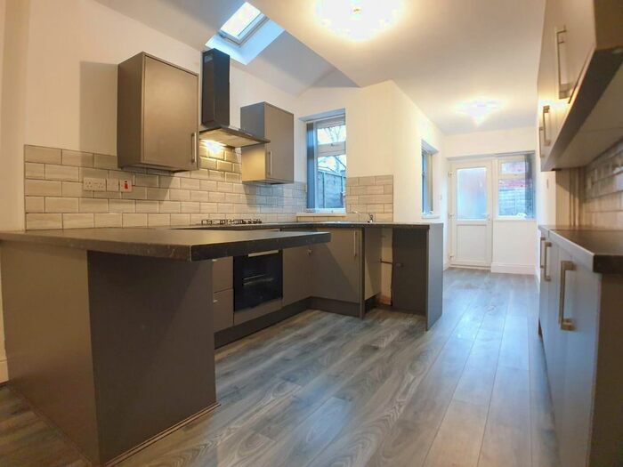 2 Bedroom Terraced House To Rent In Bank Street, Kings Heath, Birmingham B14