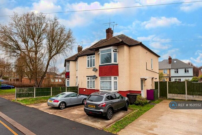 2 Bedroom Flat To Rent In Queens Park Road, Romford, RM3