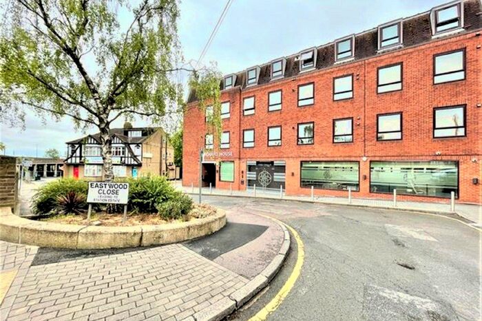 2 Bedroom Flat To Rent In Eastwood Close, London E18