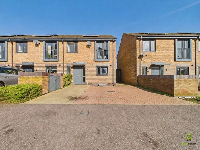 3 Bedroom End Terrace House For Sale In Sterling Road, Bexleyheath, Kent, DA7