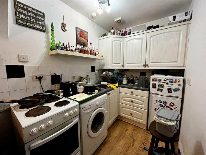 1 Bedroom Flat For Sale In Chapel Road, Berry Hill, Coleford, GL16