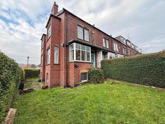 4 Bedroom End Of Terrace House For Sale In Meanwood Road, Meanwood, Leeds, West Yorkshire., LS6