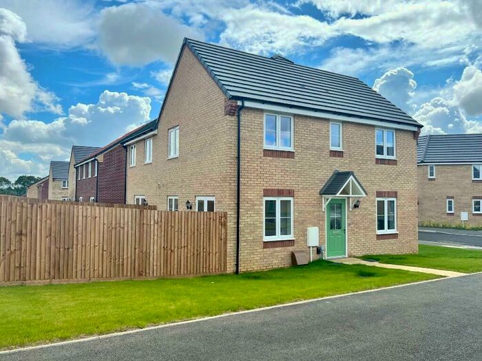 3 Bedroom Semi-Detached House To Rent In St Marys Avenue, Wittering, PE8