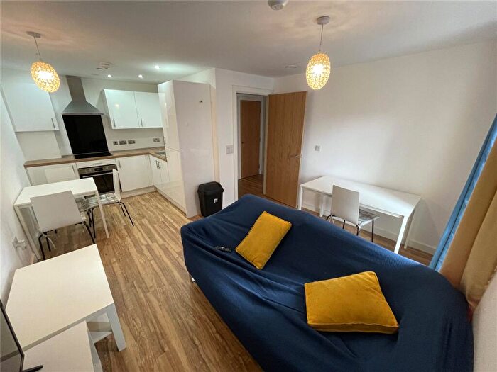 1 Bedroom Flat To Rent In The Tower, Plaza Boulevard, Liverpool, Merseyside, L8