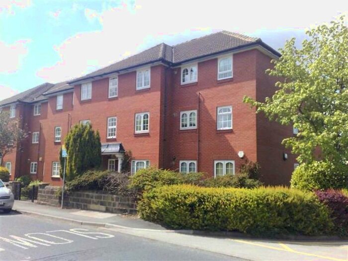 2 Bedroom Flat To Rent In Shadwell Lane, Moortown, Leeds, LS17