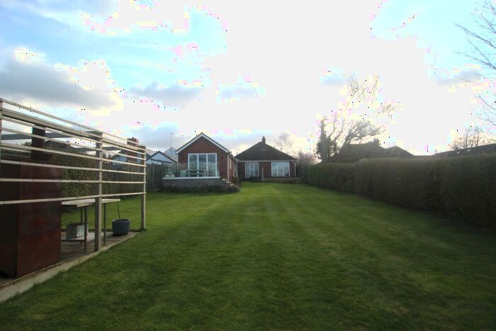 4 Bedroom Detached Bungalow For Sale In Centre Drive, Newmarket, CB8