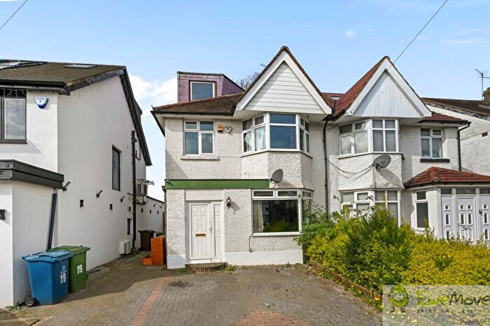 4 Bedroom Semi Detached House For Sale In Methuen Road, Edgware, HA8