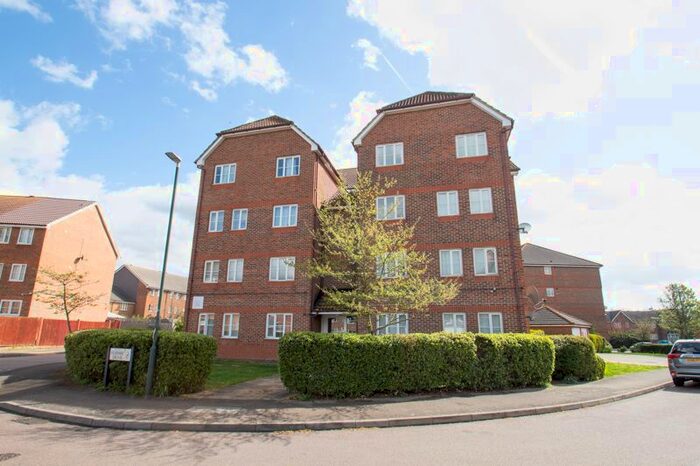 2 Bedroom Flat To Rent In Fairway Drive, London, SE28