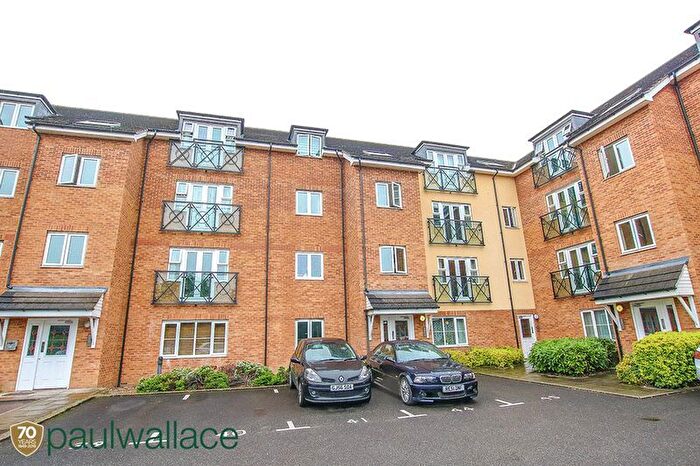 2 Bedroom Flat To Rent In Bryanstone Road, Waltham Cross, EN8