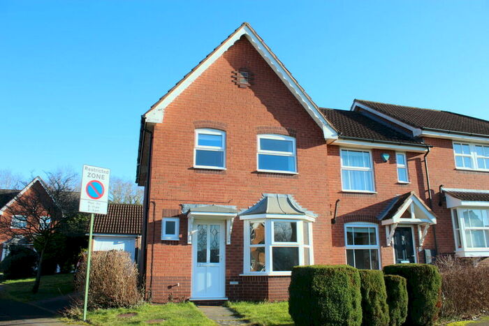 3 Bedroom End Of Terrace House To Rent In Charterhouse Drive, Solihull, B91