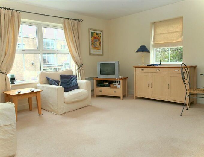 2 Bedroom Apartment To Rent In Woking, GU22