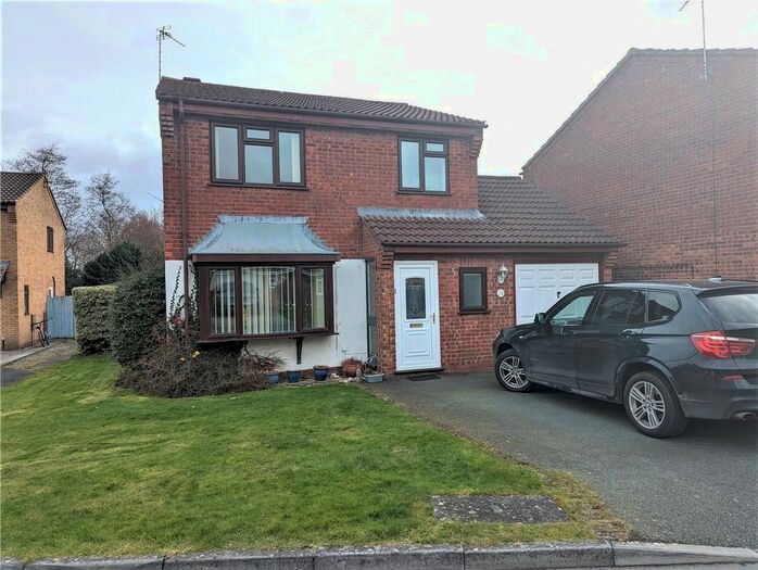 3 Bedroom Detached House To Rent In Osbourne Close, Oswestry, Shropshire, SY11