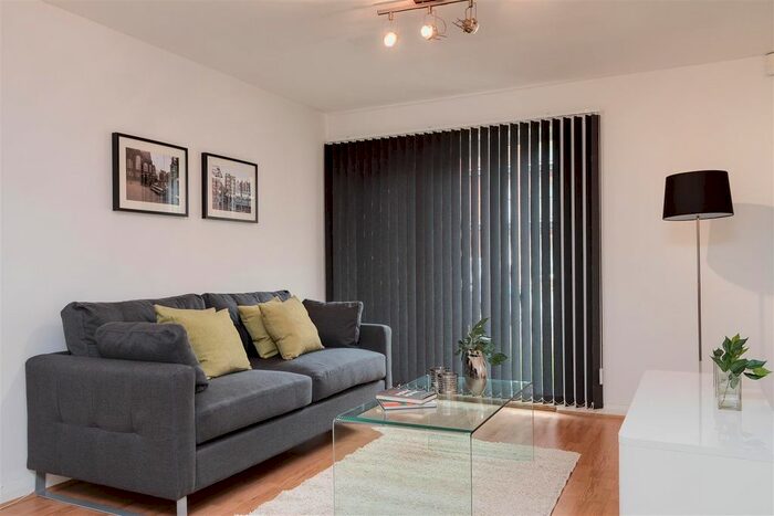 2 Bedroom Flat To Rent In City Link, Hessel Street, Salford, M50