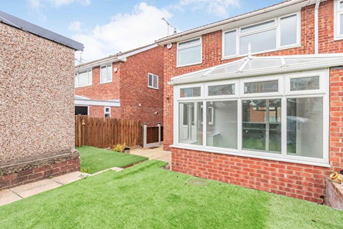 3 Bedroom Semi Detached House To Rent In Topcliffe Court, Leeds, LS27