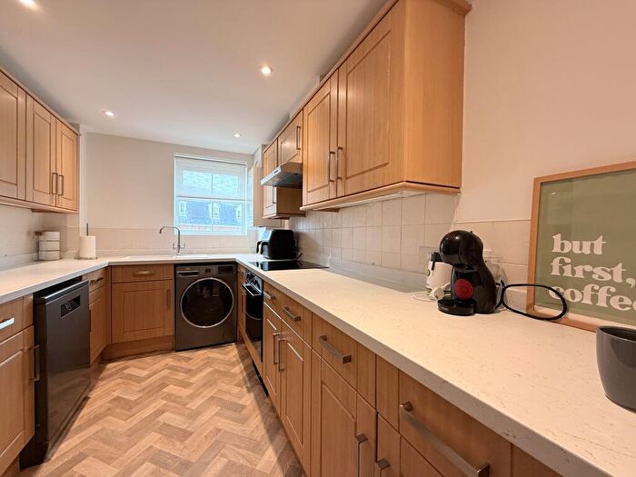 2 Bedroom Flat For Sale In Chadwick Way, Hamble, SO31