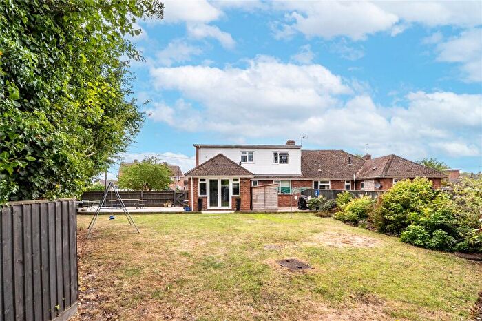 4 Bedroom Semi-Detached House For Sale In Hanney Road, Steventon, Abingdon, Oxfordshire, OX13