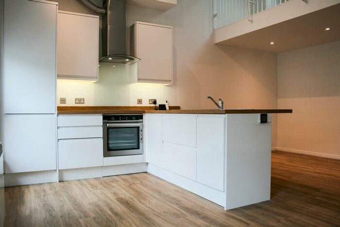 1 Bedroom Flat To Rent In Queens Lane, Maidenhead, SL6