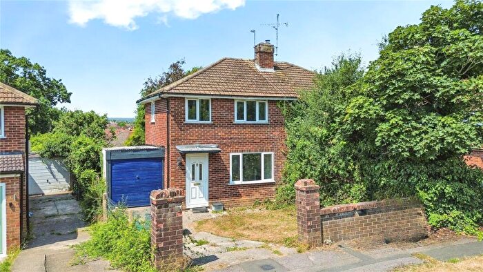 3 Bedroom Semi Detached House For Sale In Birdhill Avenue, Reading, Berkshire, RG2