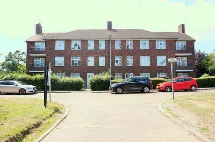 1 Bedroom Flat To Rent In Merlin Close, Ilford IG6