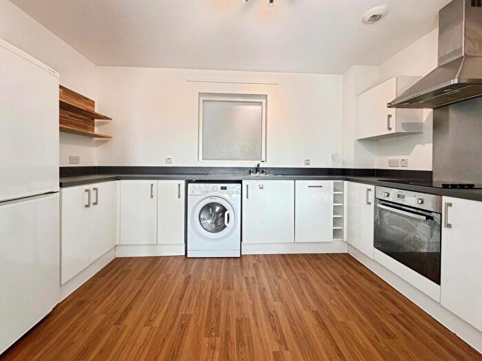 2 Bedroom Apartment To Rent In Unwin Square, Cambridge, CB4