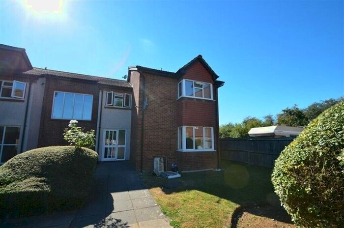 Studio To Rent In Rabournmead Drive, Northolt, UB5