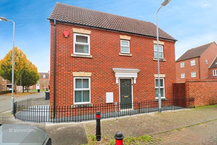 3 Bedroom Detached House To Rent In Harding Spur, Langley, Slough, SL3