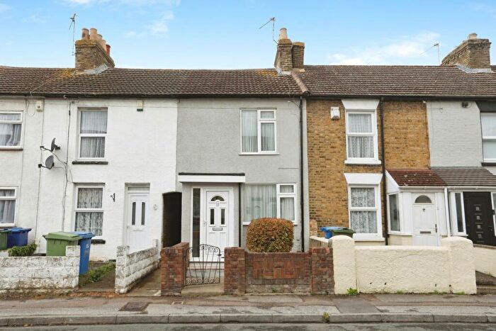 2 Bedroom Terraced House For Sale In Goodnestone Road, Sittingbourne, Kent, ME10