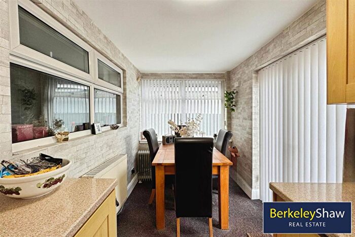 2 Bedroom Detached Bungalow For Sale In Ennerdale Drive, Liverpool, L21