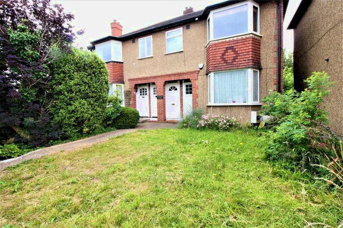 2 Bedroom Flat To Rent In Royston Court, North View, Eastcote, Middlesex, HA5