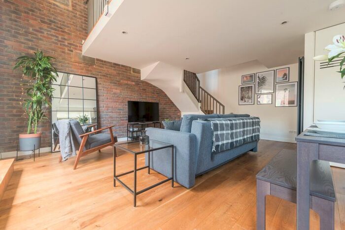 1 Bedroom Serviced Apartments To Rent In Friday Street, Henley-On-Thames, Oxfordshire, RG9