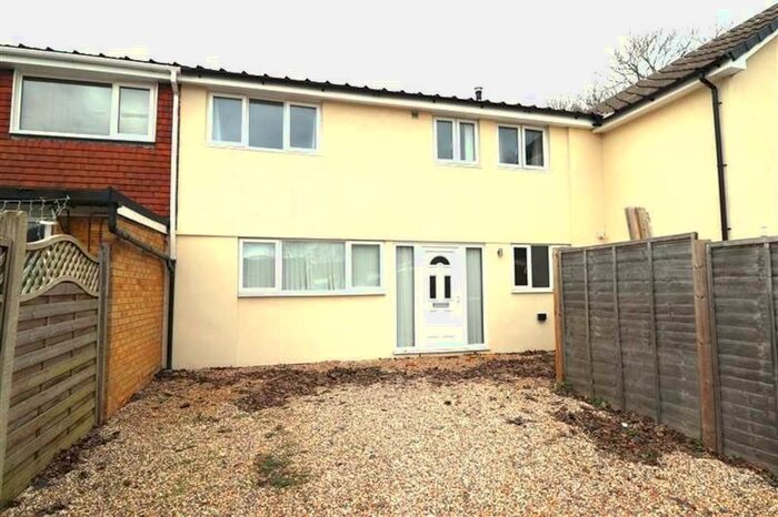 4 Bedroom Semi-Detached House To Rent In Longmynd Drive, Fareham, PO14