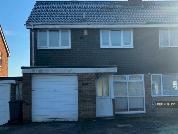 3 Bedroom Semi-Detached House To Rent In Gayland Avenue, Luton, LU2