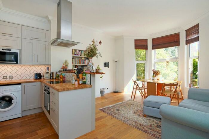 3 Bedroom Flat To Rent In Trinity Road London, N22