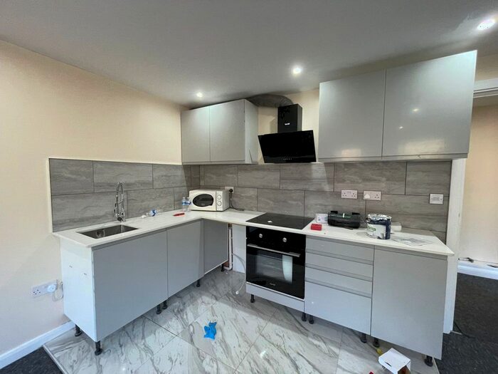 1 Bedroom Flat To Rent In Western Road, Southall, UB2