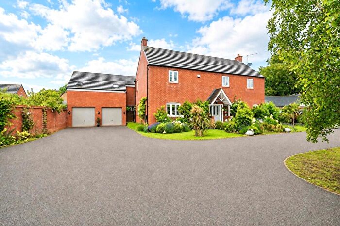 5 Bedroom Detached House For Sale In Pilgrims Lane, Bugbrooke, Northamptonshire, NN7