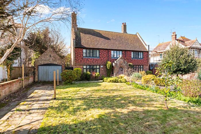 5 Bedroom Detached House For Sale In Grand Avenue, Worthing, BN11