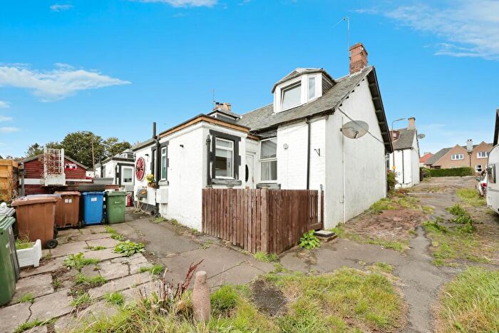 2 Bedroom Cottage For Sale In New Holygate, Broxburn, EH52